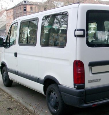 Renault Master cu certificat de înmatriculare fals, descoperit în Negru Vodă